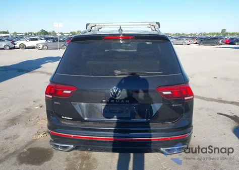 2022 Volkswagen Tiguan 2.0T Sel R-Line z USA, uszkodzony, nr VIN 3VV4B7AX9NM004229